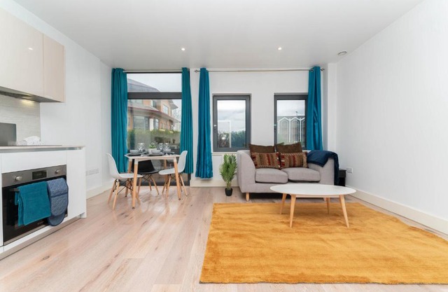 One bed flat with additional double mattress suitable for 4
