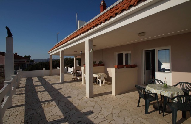 Apartamento de una habitación con terraza y vista al mar Zavalatica, Korcula (A-247-c)