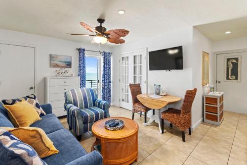 One-Bedroom, Ocean View, on the Gulf!