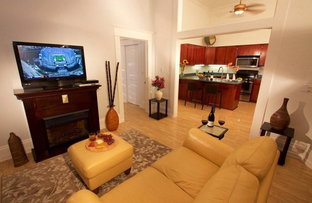 Apartamento bien equipado en edificio histórico en la calle principal - Suite 1, King