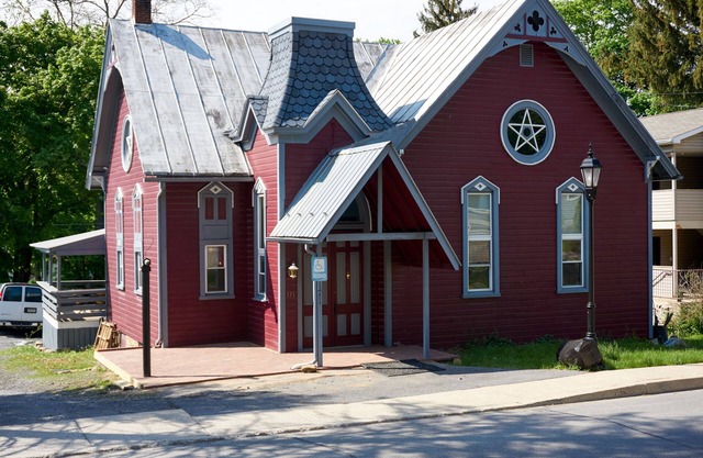 ¡Una Iglesia renovada única en las afueras de Penn State!