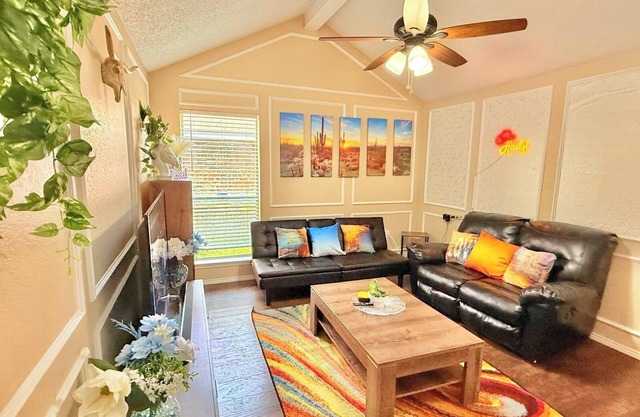 One Story Easy Accessible Fun Home by the Stadiums