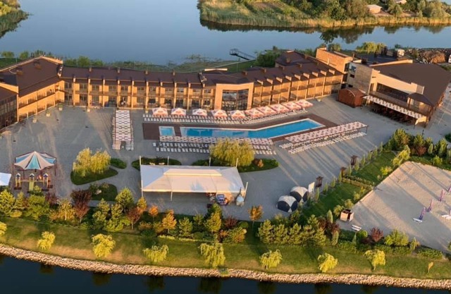 Ostrov River Club