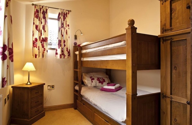 Otter Cottage Sleeps 4 (2 Bedrooms)