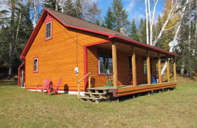 Gran cabina más nueva con acceso compartido al lago Rangeley