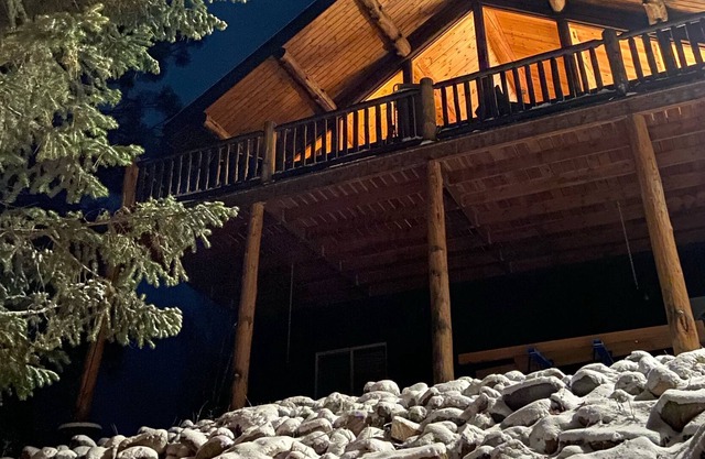 Our Happy Place on Lake Koocanusa - Amish Built Cabin