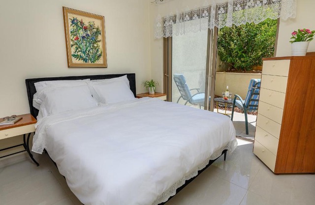 Our Little Strawberry - Charming 1bd Condo in Rosh Pinna