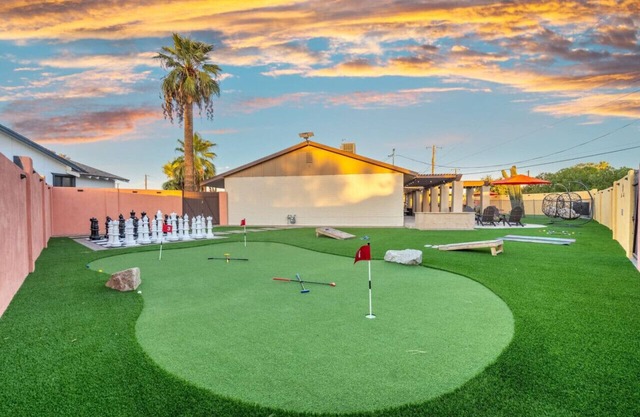 Outdoor Oasis: Mini Golf, Lawn Games, Pool