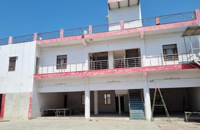 OYO 70048 Hotel Gv