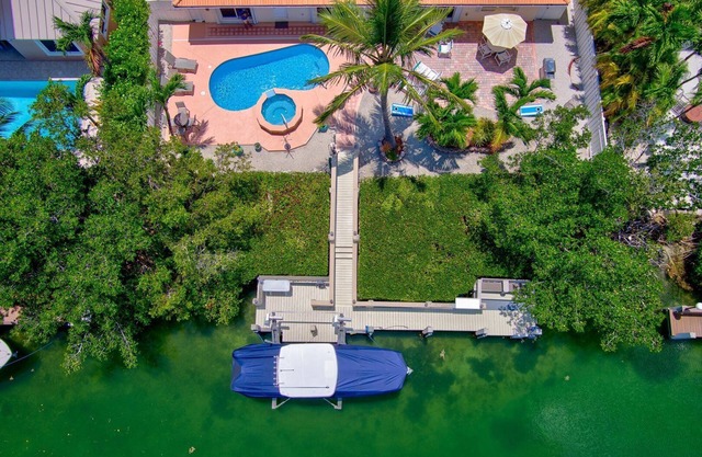 P13 Casa de 3 dormitorios con piscina privada