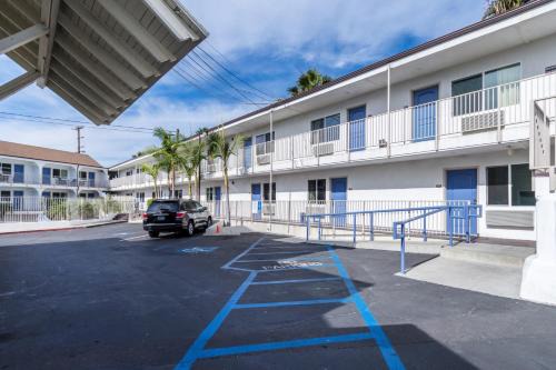 Pacific Inn