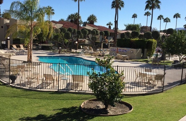 Palm Springs 2 bed/2bath condo - Great Location / Resort like setting - 2 pools