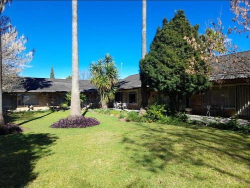 Palms Lodge