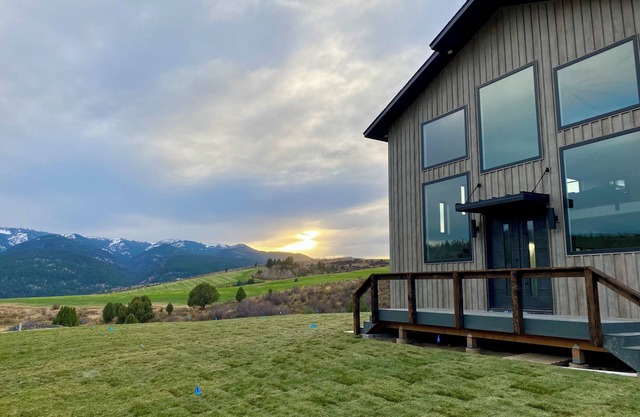 Panoramic Views at Palisades Creek! NEW BUILD 4 Bed 3 Bath Sleeps 8!