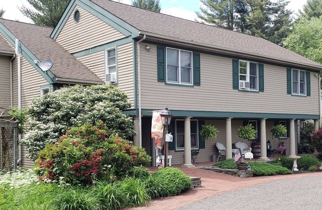 Bed & Breakfast Paper Mill Pines