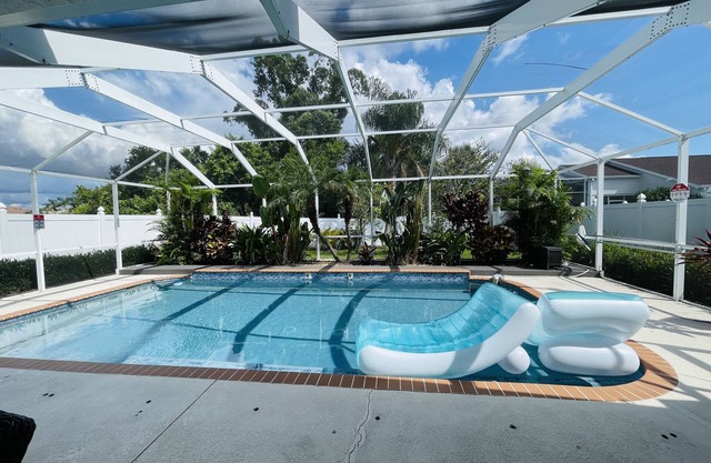 Florida Paradise Near IMG Academy and Beach