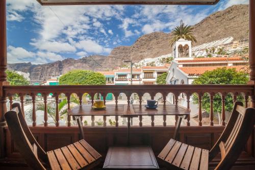 PARAISO BAMBOO - 2 bedrooms, 2 bathrooms, fibre net, heart of the Los Gigantes, tv channels