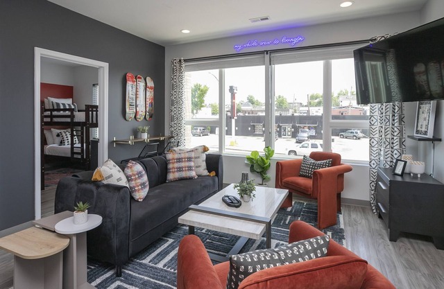 🥳🎉​ ​Party Like It’s 1999 – Best East Nashville Location! Walkable!