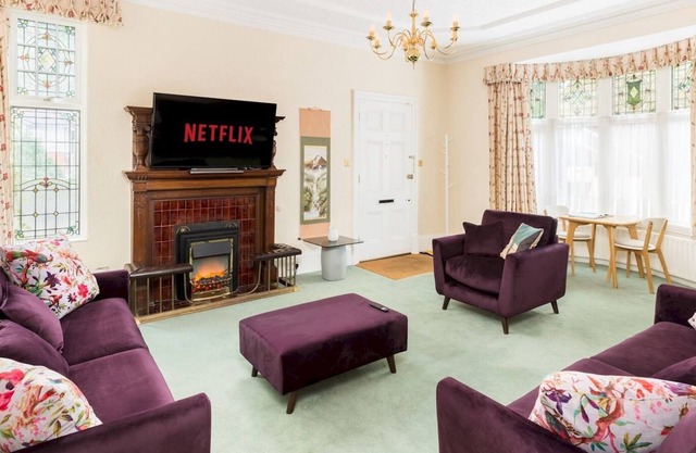 Pass the Keys | Fabulous Luxury Flat Ideal for Work Leisure
