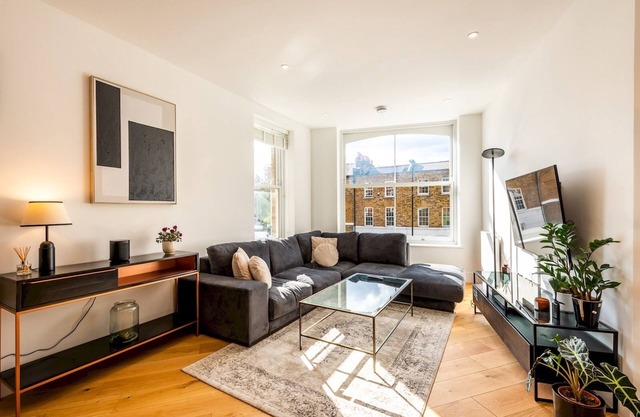 Pass the Keys | Luxury 2-bed flat in De Beauvoir Town - High Spec