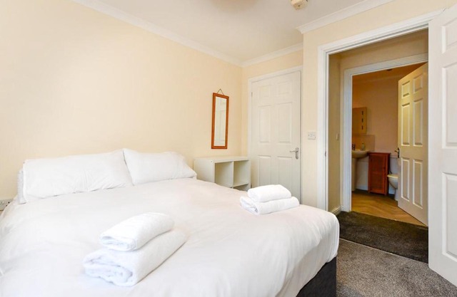 Pass the Keys Perfectly located 1 bed flat