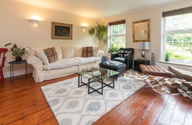 Pass the Keys | Pretty house near Richmond Park