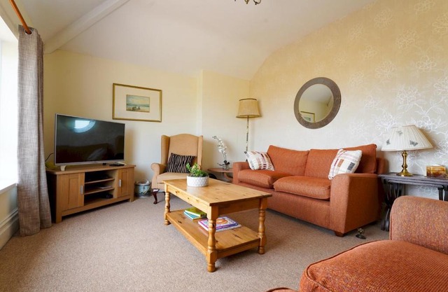 Pass the Keys Spacious 4 bed house overlooking Borth Beach