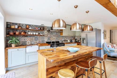 Pass the Keys Spacious Camberwell house 30min bus Central London