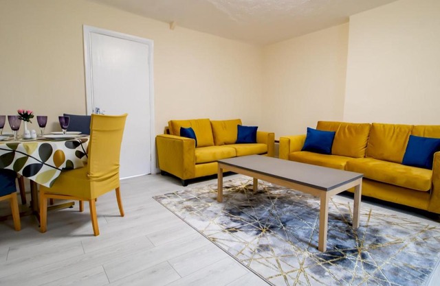 Pass the Keys Spacious Well Equipped Flat
