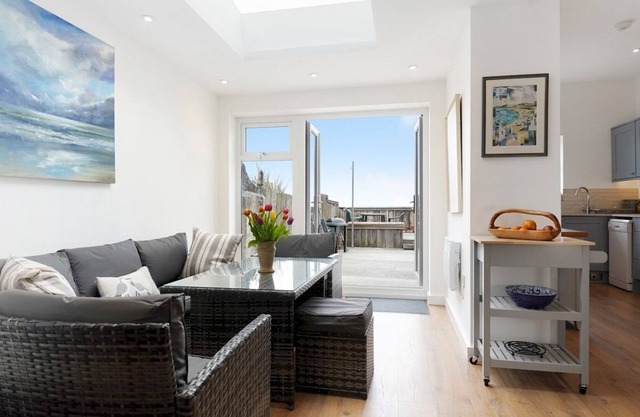 Pass the Keys | The Green Dolphin The Green Dolphin 4 Bed Victorian Beach House