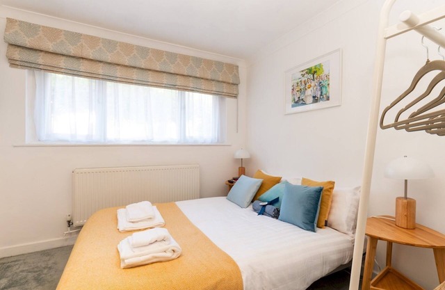Pass the Keys | Tranquil Studio in Richmond with Free Parking
