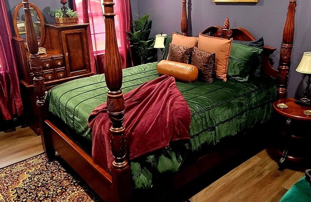 Password Parlor- Speakeasy Themed, Sleeps 4, Dog Friendly, Outdoor Relaxation