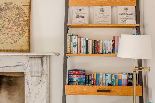 Peaceful 2BR MultiLVL apartment in Streatham