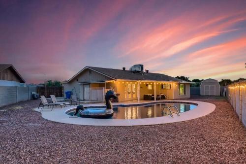 Peaceful Family Friendly 4 Bedroom Home with pool