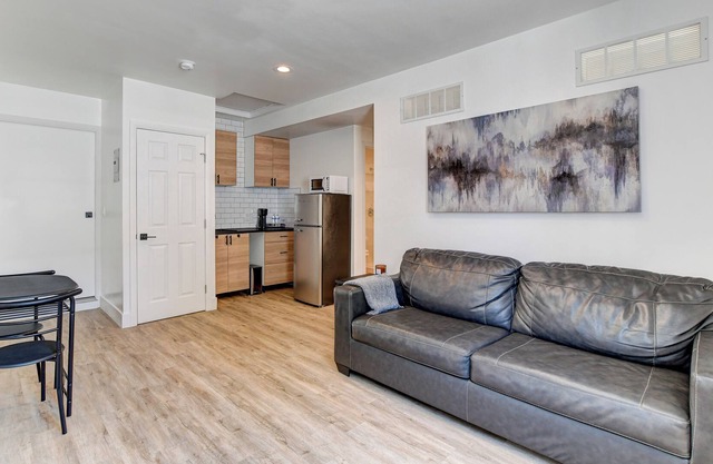 peaceful home near downtown and the strip