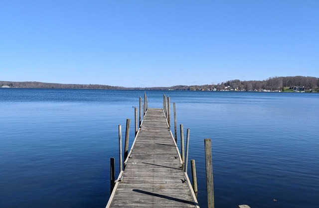 Pacífica Lakefront Cottage - Completamente renovado en 2017 - Avail. ¡Todo el año!