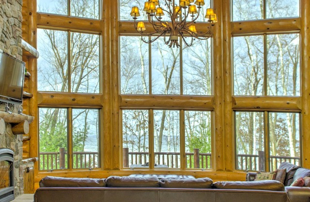 Casa multimillonaria de 9,500 pies cuadrados en Castle Rock Lake, cerca de Wis Dells