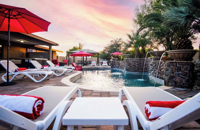 5Bd / 4. 5ba, piscina privada + spa, Dbl Master, cocina al aire libre, gran área de Gilbert