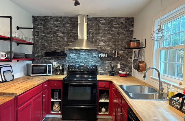 Peaceful Pet-Friendly Cottage