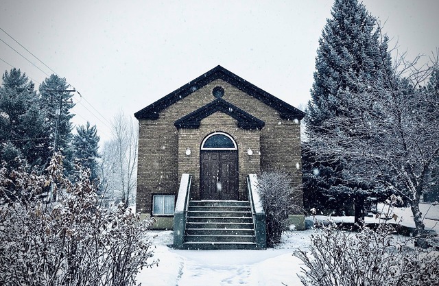 Peaceful retreat near world class skiing and mtn biking.