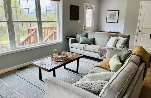 Peaceful Retreat on Mtn Reserve - 2 Bath - Fenced Yard - 2 King Beds - By I-40