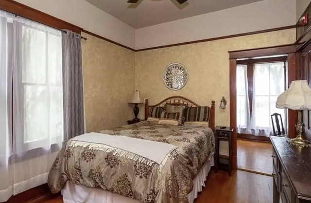 Peacock Room in Central Florida's Historic Gem & wedding venue- The Oakland Manor House