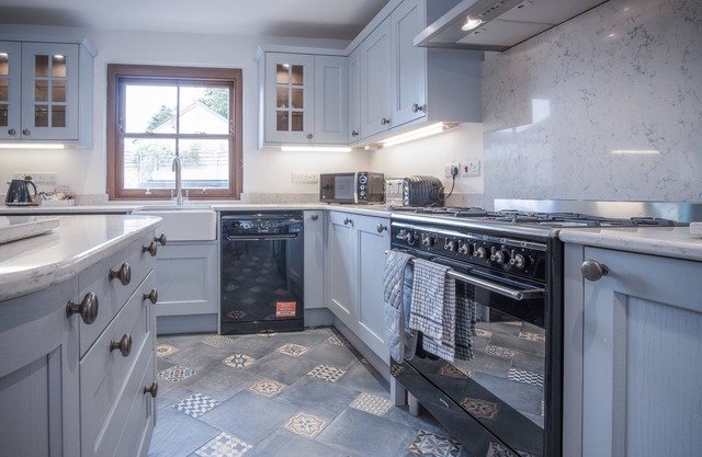 Pendeilo Villa - 5 Bedroom Holiday Home - Amroth