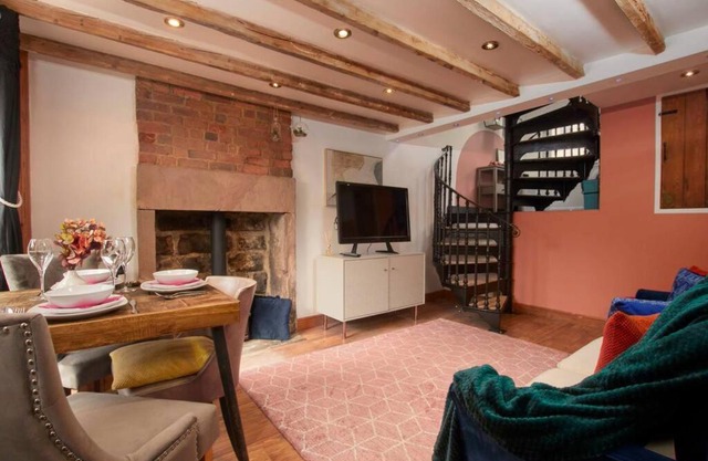 Penn Cottage by Mia Living Beautiful 1 bed cottage