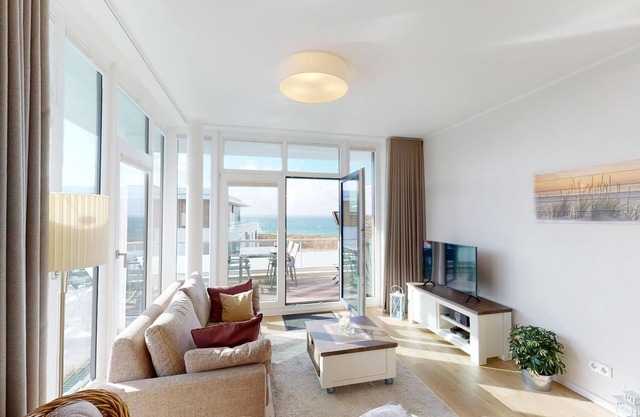 Penthouse apartment B-09 in an exclusive location with sea views - dogs allowed