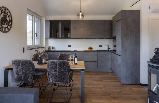 Penthouse Breeze - Rivervista Apartments