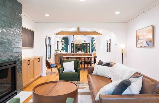 Perch - Emerald Cottage: Your Luxurious Seattle Retreat