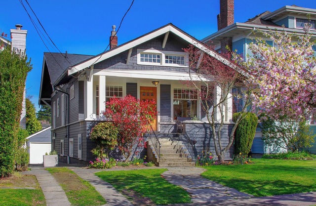 Perch - Explore the heart of Queen Anne! A serene home just a short stroll from a lively district!