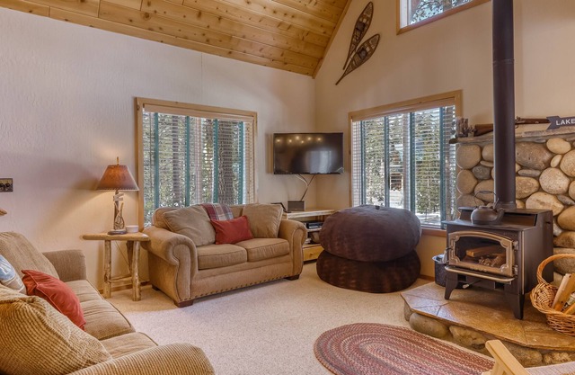 Perfect cabin near the lake and slopes w/ pool table, wood stove, & free WiFi