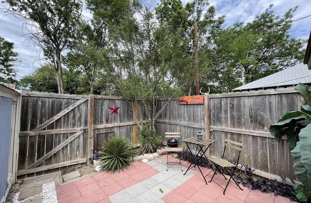 Perfect for 2 | Private Entrance | Free Parking